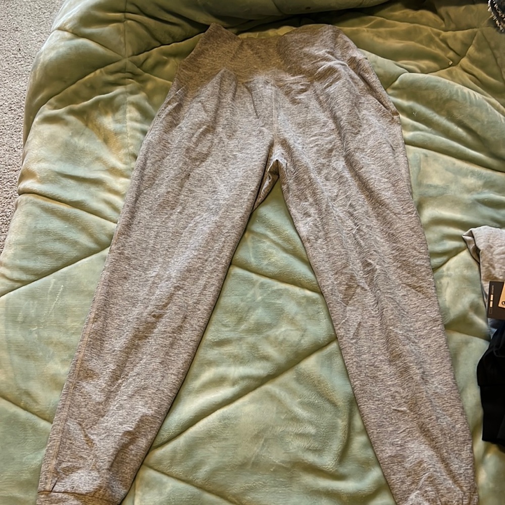 Beyond yoga joggers size small. Worn once